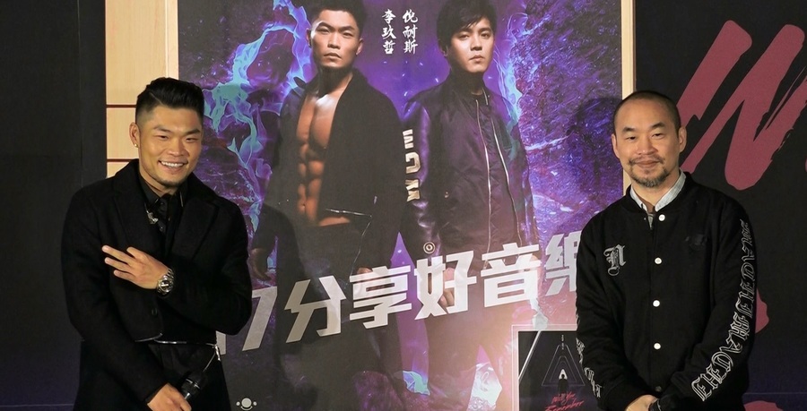 黃立成(右)、李玖哲在記者會上你來我往,展現好兄弟情誼。(photo by 洪進安/台灣醒報)