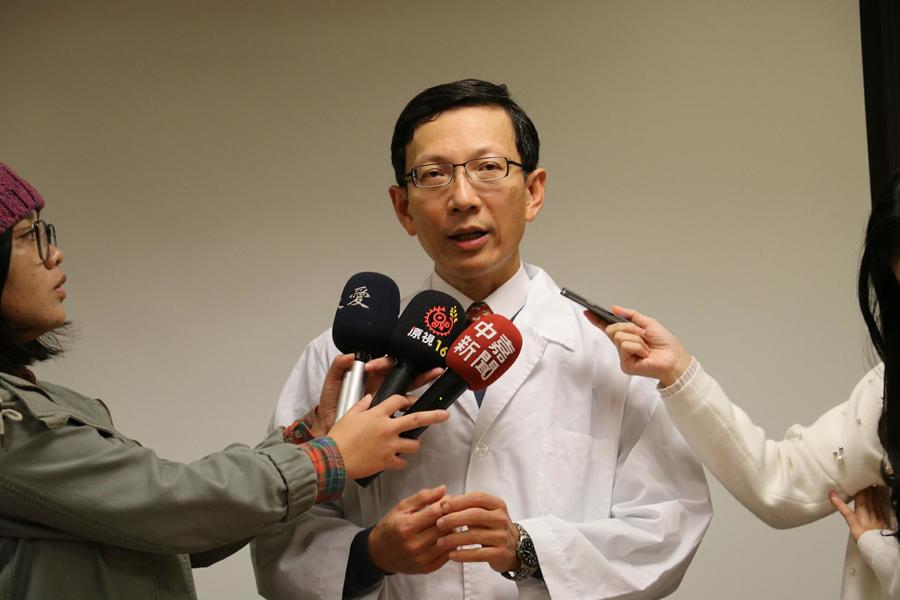 發生咳嗽症狀需經過醫師判斷、檢查,並非有咳嗽就適合使用止咳藥。勿擅自服用止咳藥。(photo by 黃俊翔/台灣醒報)