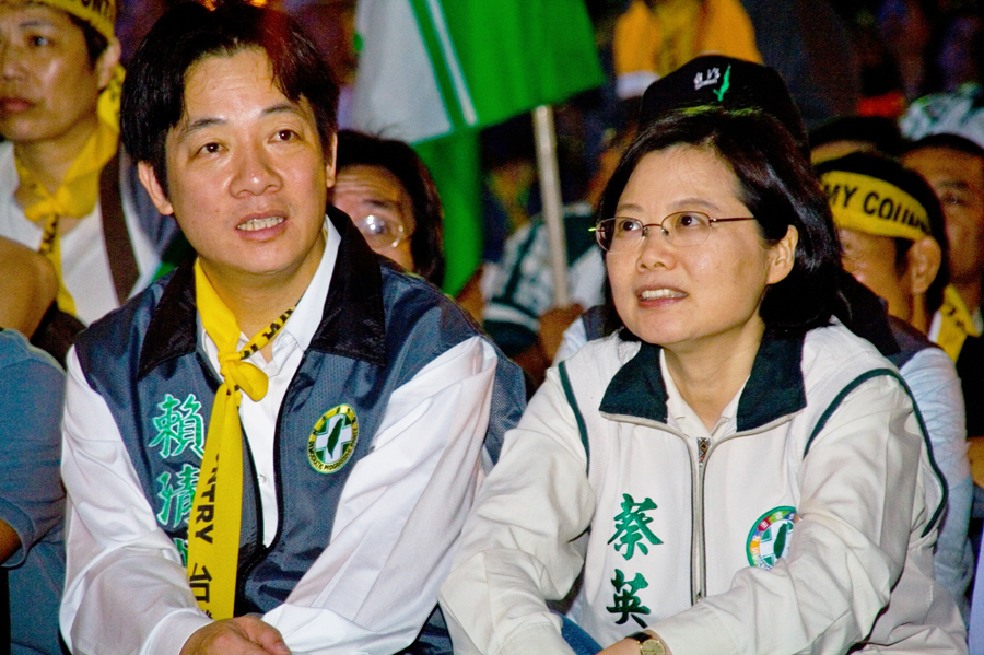 台師大公民活動系副教授曾冠球指出,蔡總統在黨外最大的政爭者應是新北市長朱立倫,目前在2020大選打『賴』牌會較穩健。(photo by huang tanjun on flicker- used under Creative Commons license)
