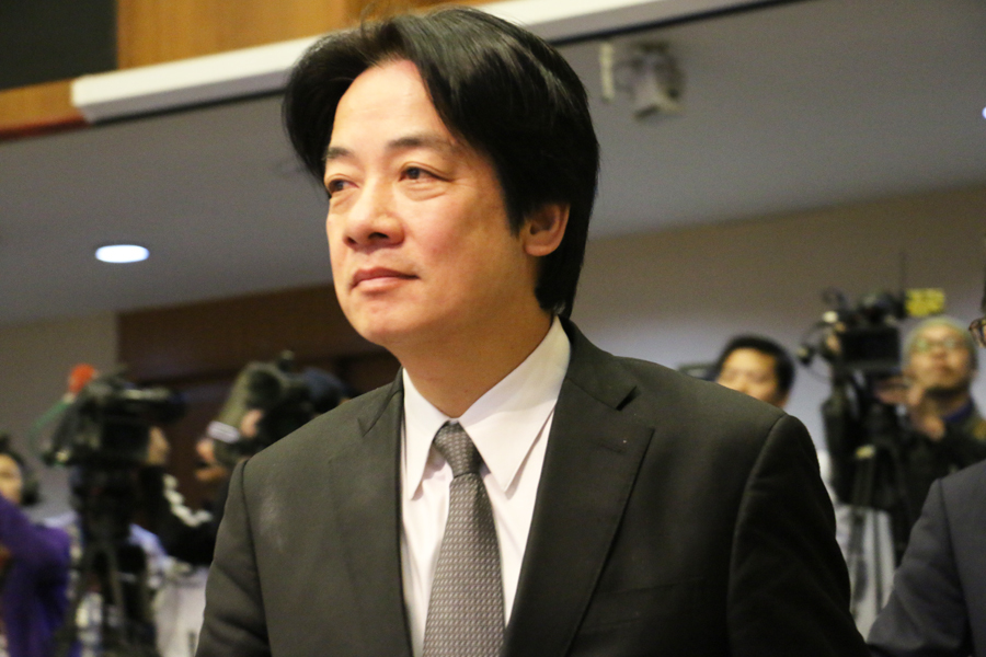 行政院發言人徐國勇駁斥,現在發布2020總統大選賴院長大贏蔡總統的民調,無助於黨內團結及拚經濟。(photo by 鄭羿菲/台灣醒報)