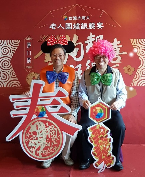 擁有高人氣的前行政院長張善政說,大年初一、初二會搭火車到花蓮訪友,閒暇時也會割草務農。(photo by 張善政臉書)