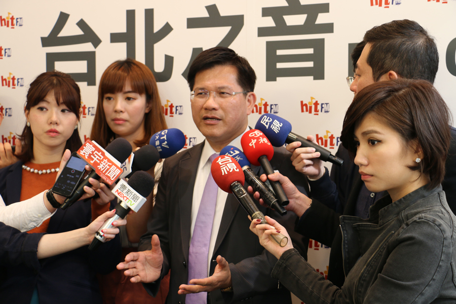 台中市長林佳龍解釋,簽訂MOU不代表正式契約,但市府掌握資訊過少,確實須檢討。(photo by 鄭羿菲/台灣醒報)
