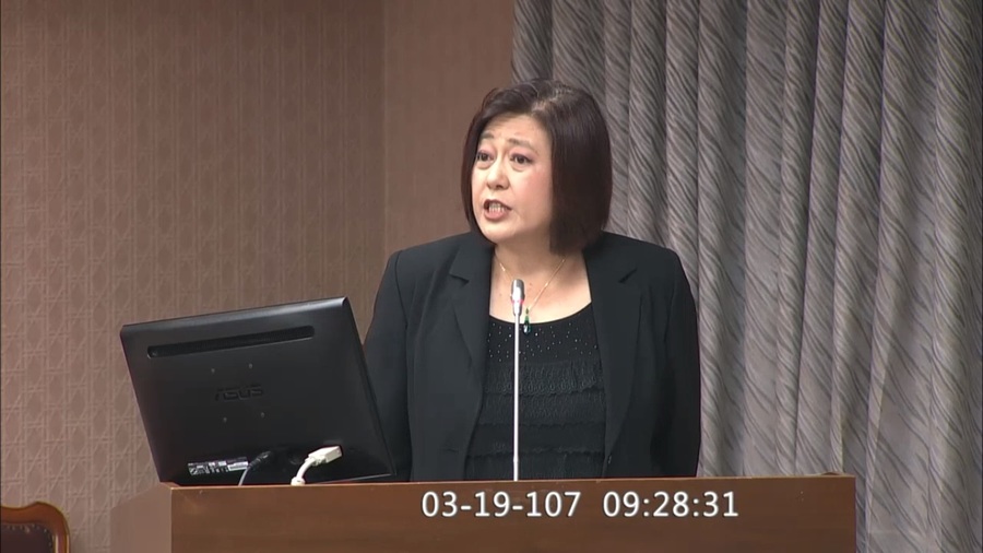 對於如何定義媒體產業是否適用於新制勞基法的七休一或輪班間隔部分,詹婷怡表示,相關資訊會邀請勞動部、文化部、經濟部討論。(photo by 影片截圖)