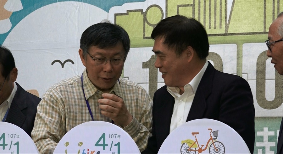 柯文哲(左)、郝龍斌共同出席「敬老啟程、幸福轉乘」記者會。(photo by 毛上仁/台灣醒報)