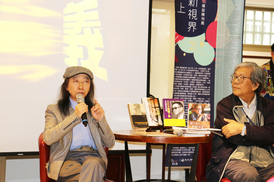 「飛頁書餐廳」25日舉辦「李敖追憶會」,作家溫紳(右)、鴻蒙出版社創辦人張恆豪(左)等人都到場追憶。(photo by 鄭羿菲/台灣醒報)