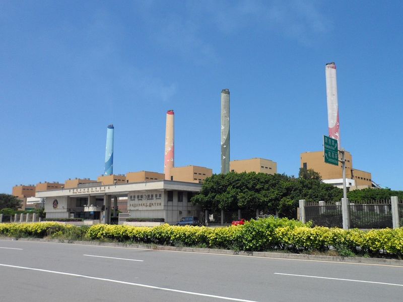 台灣氣膠學會指出,以當今污染控制技術的發展,已可將燃煤發電造成的污染控制在與天然氣相近的水準。(photo by wikipedia)