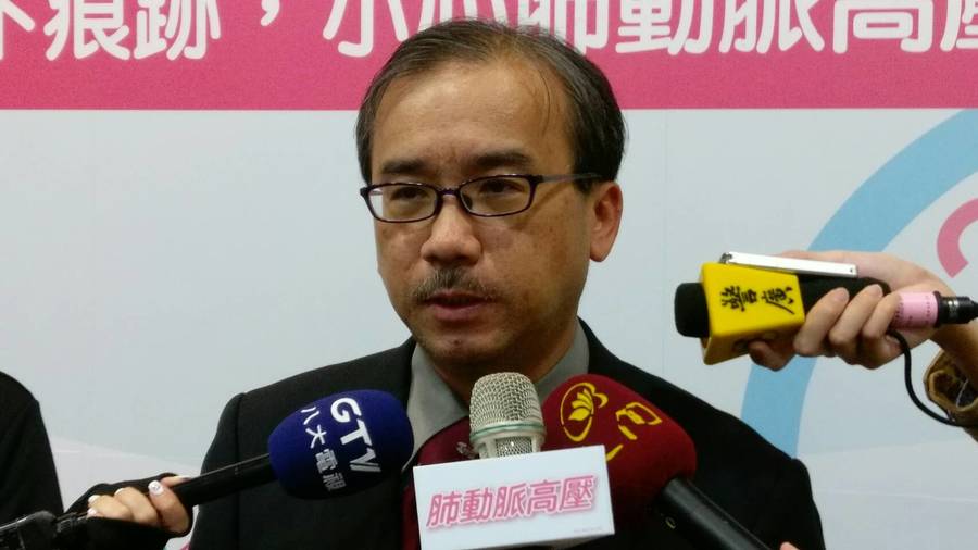 高雄榮總心臟科醫師黃偉春說,如有不明原因的喘、咳、血、腫、暈現象,需要及早檢查治療。(photo by 楊凡恩 /台灣醒報)