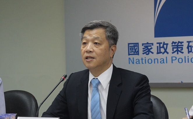 專家認為,低薪癥結在於政、經結構問題,政府應改善勞動經濟環境,才能解決低薪問題。圖為前勞動部長陳雄文。(photo by 譚有勝/ 台灣醒報)