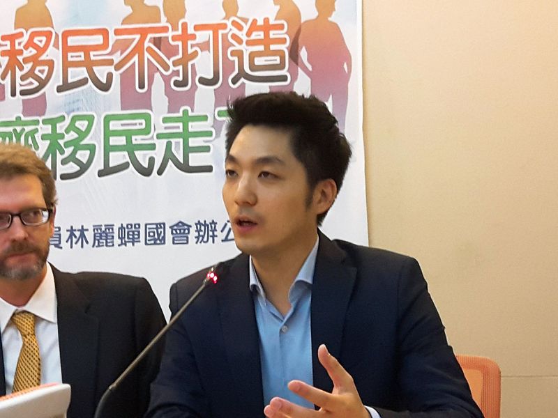 立委蔣萬安認為,台灣人才外流核心問題在於低薪。(photo by藍苡瑄/台灣醒報)