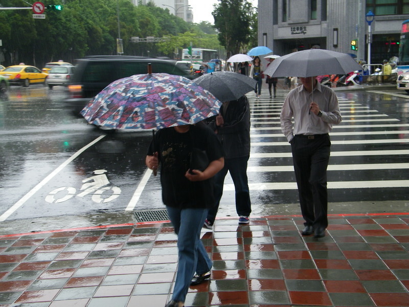 氣象局提醒,下周全台天氣不穩定,有局部大雨或豪雨發生。(photo by醒報資料庫)