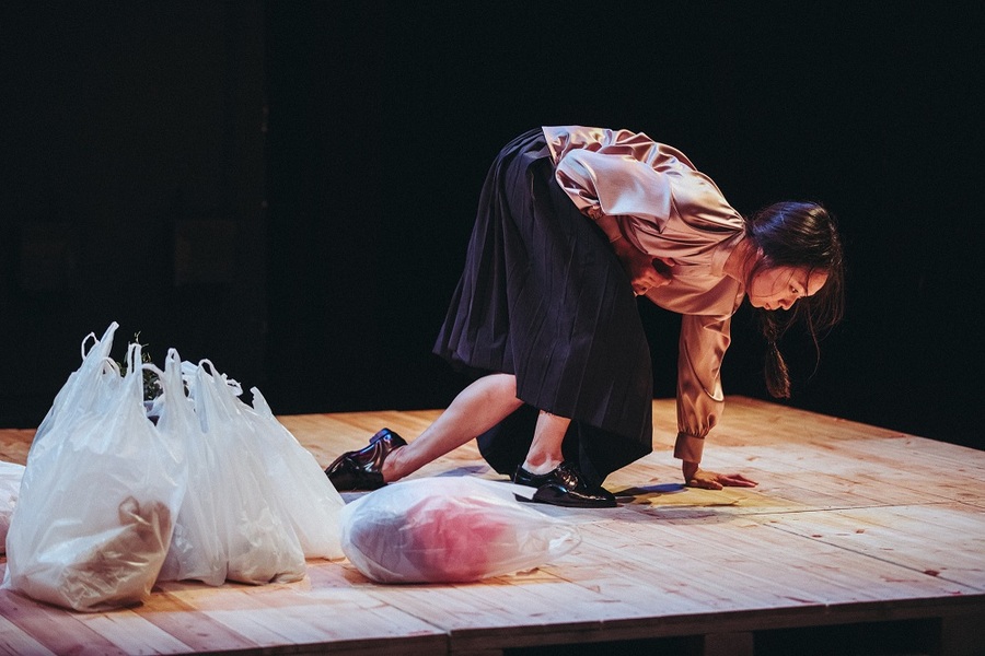 舞展「微舞作」14日舉行彩排記者會,演出主題《小姐免驚》、《酷刑姿勢練習》、《垃圾》片段。(官方提供)