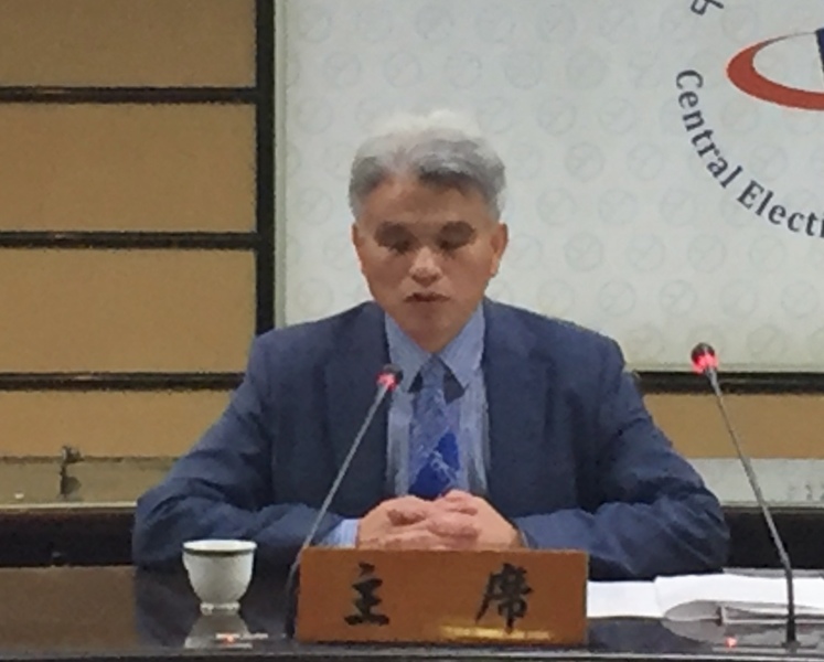 中選會主任委員陳英鈐澄清「民眾須主動要求領公投票」的傳聞。(photo by許嘉琪/台灣醒報)