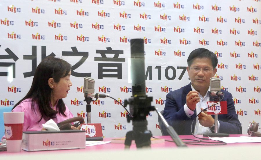 林佳龍接受周玉蒄的電台節目專訪時說,韓流影響台中市長選情有限,只是盧讓他選得不快樂。(photo by 網路截圖)
