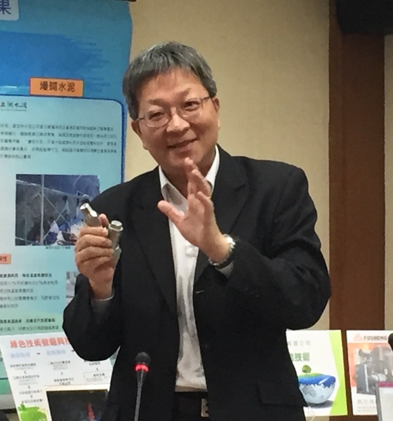 工業局副局長游振偉表示,將進行新材料和新技術研發,降低減碳成本。(photo by許嘉琪/台灣醒報)