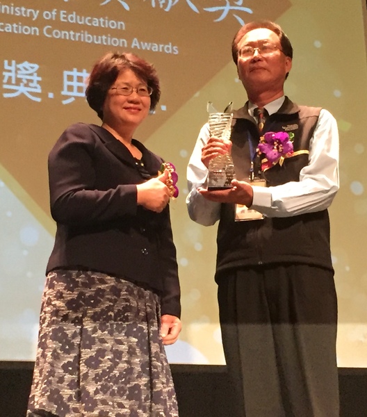黃煥彰20多年來投身環境守護工作,獲教育部頒「社會教育貢獻獎個人獎」。(photo by許嘉琪/台灣醒報)