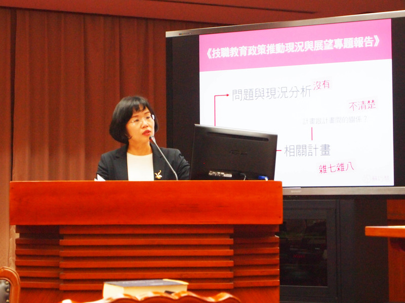 立委蘇巧慧27日於立法院教育及文化委員表示,教育部應加強宣傳技職教育政策的普及化,增加民眾對高職、技專教育系統的信心。(photo by 李牧權/台灣醒報)