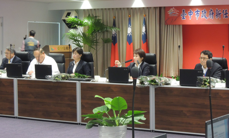 盧秀燕當選後,空污問題持續延燒,民進黨團要求召開臨時會,請市府提出專案報告,公開讓民意監督。(photo by 劉東皋/台灣醒報)