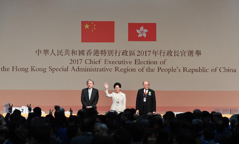 香港再被國際間評價民主情況倒退,勢令香港人的民主訴求愈趨強烈。(photo by港府新聞處)