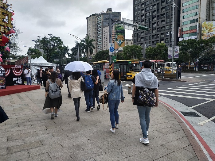 中央氣象局指出,18日起因為東北季風減弱,各地氣溫回升,但要注意的是日夜溫差也可達10度左右。(photo by 張朝瑋/台灣醒報)