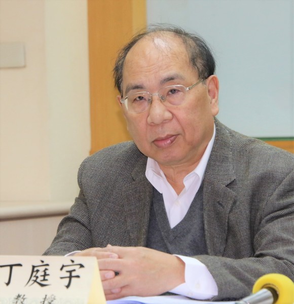 北市大教授丁庭宇27日表示,民進黨為顧全2020大局,可能陣前換將。(photo by 施養正/台灣醒報)