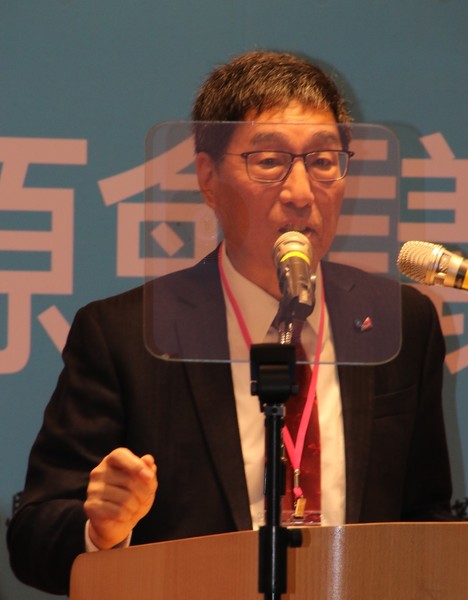 香港城市大學校長郭位10日於「2019民間能源會議」,針對能源議題發表專題演講。(photo by 施養正/台灣醒報)