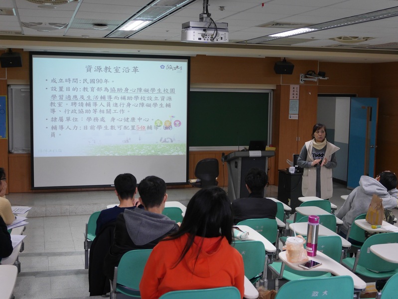 立委張廖萬堅等人認為,目前全台把特殊生安插在普通班的數量已超過1000多班,教師的相關能力培訓有其急迫性。(photo by 網路截圖)