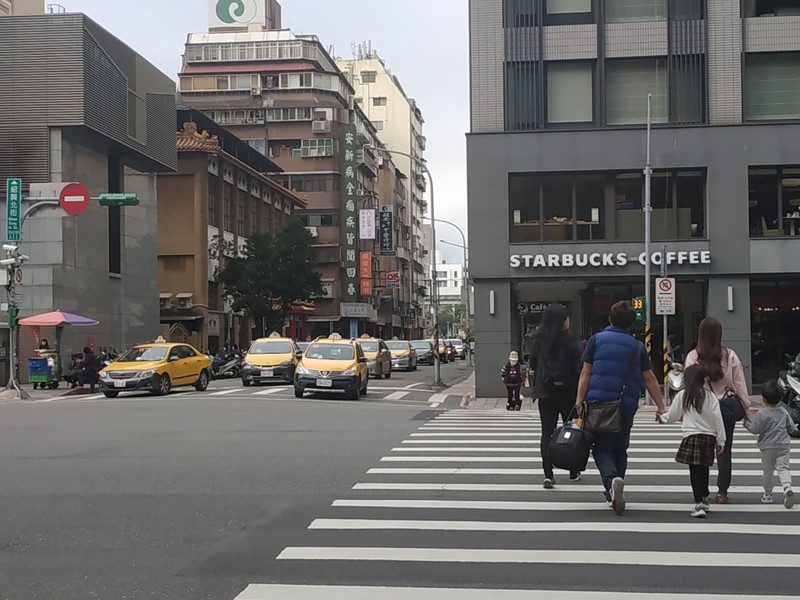 中央氣象局表示,18至19日北部及東半部仍可能有短暫陣雨,但20、21日各地天氣溫暖舒適,高溫可至28-30度。(photo by 張朝瑋/台灣醒報)