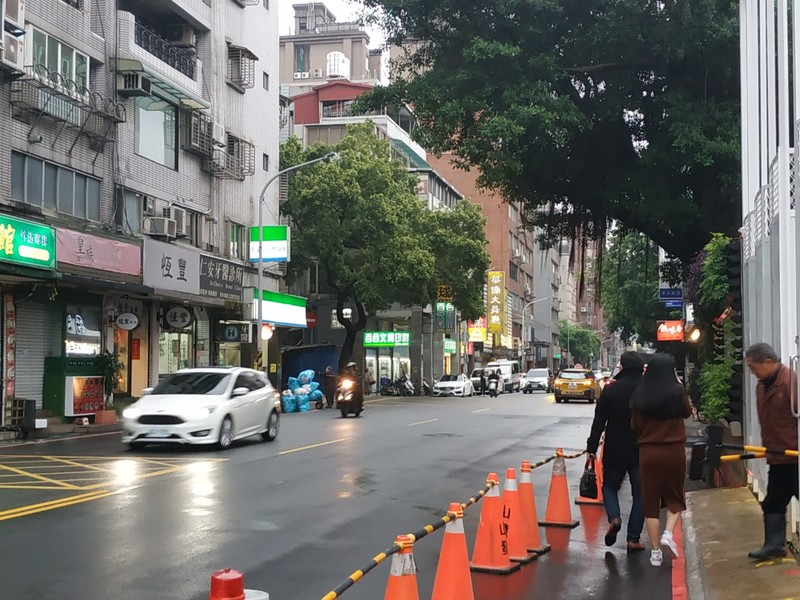 在大雨過後,26日白天北部及東半部高溫可回溫到22至26度,但29日又會有波較具規模的鋒面接近,低溫恐下探15-16度。(photo by 張朝瑋/台灣醒報)