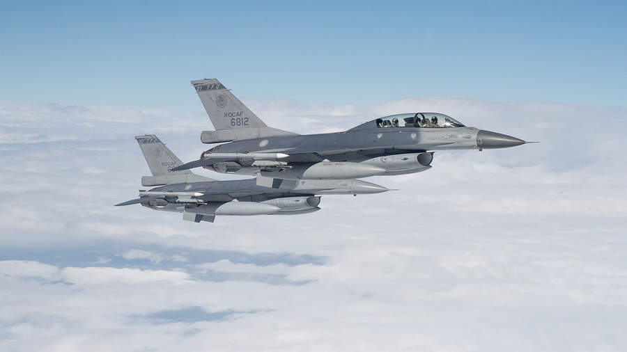 中共於31日早上派遣戰機越過台海中線,我國空軍同時也派戰機升空應對。(Photo on flickr)