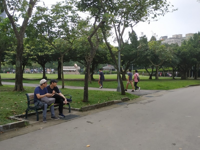 中央大學兼任副教授吳德榮預估,23日至25日白天暖熱如夏,而26日起受鋒面影響,天氣又趨不穩定。(photo by 張朝瑋/台灣醒報)