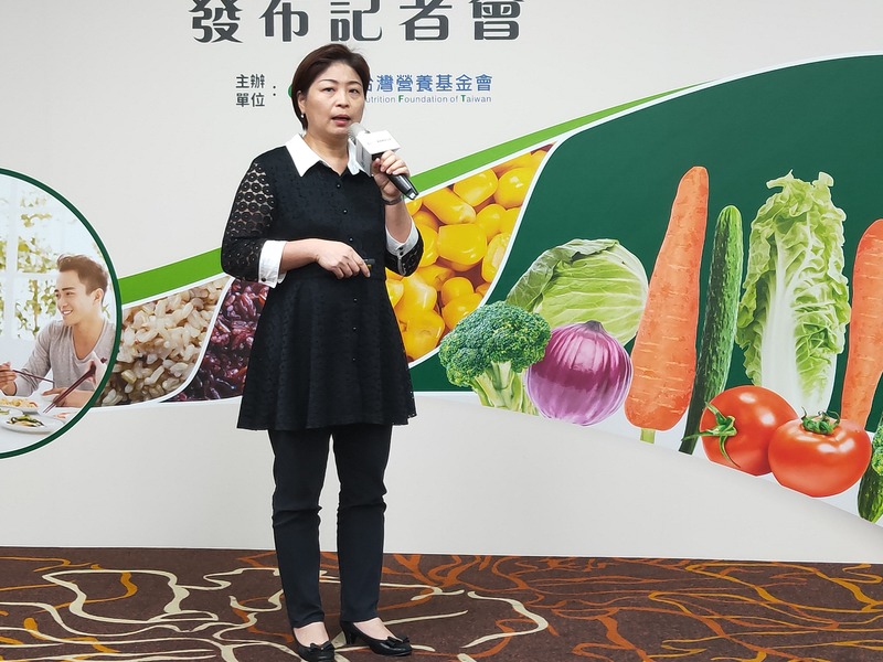 陳巧明建議家長,應讓小孩子攝取更多全穀類,以及透過改變食譜讓小孩子接受苦瓜、茄子等口感較差的蔬果。(Photo by 呂翔禾/台灣醒報)