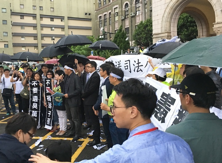 同性婚姻專法3個版本全數逕付二讀,最快下週將再度朝野協商。(photo by 本報資料照片)