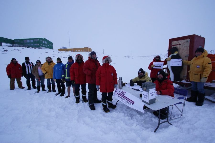 澳洲大選也因為幅員遼闊,有許多特殊的投票方式出現。(Photo by Aaron Stanley from Australian Antarctic Division官網antarctica.gov.au)