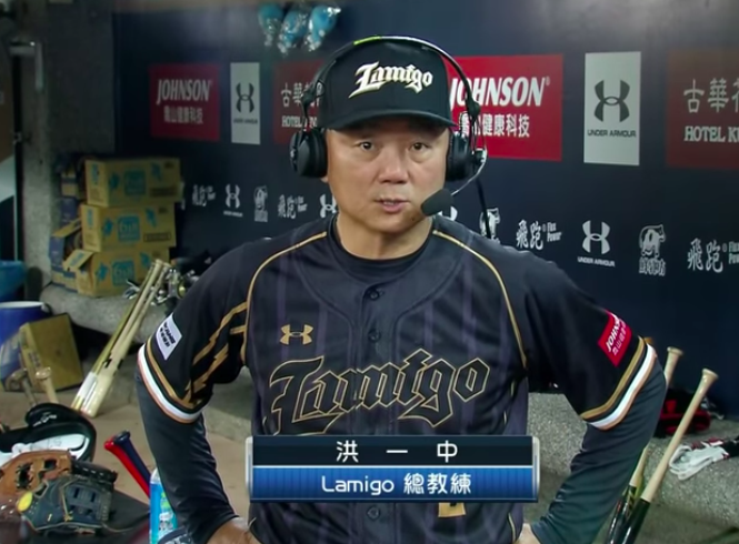 Lamigo桃猿主帥洪一中13日公開他的教練團人選,其中,前旅美球星王建民入選為牛棚教練,最受球迷們驚喜與支持。(photo on Youtube截圖)
