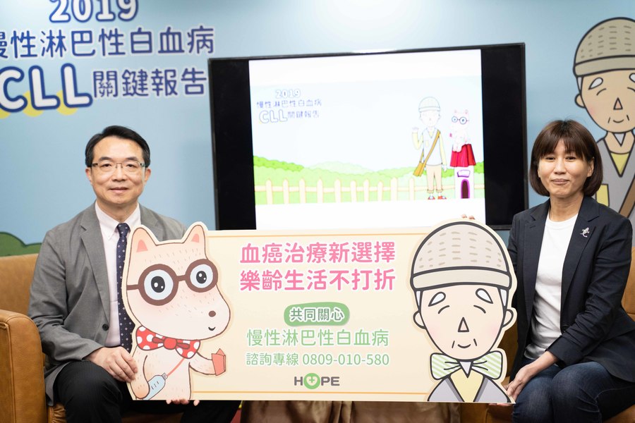長庚醫院血液腫瘤科醫師王銘崇(左)呼籲,年長者應多多利用政府提供的免費老人健檢。(photo by張元融/台灣醒報)