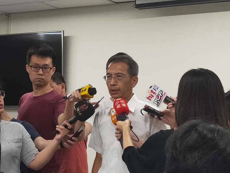 環保署將於年底推出新空氣品質標準。謝炳輝表示,雖然目前年度值仍高,但台灣有逐漸落實減排,因此還是以較嚴規格制定。(Photo by 呂翔禾/台灣醒報)