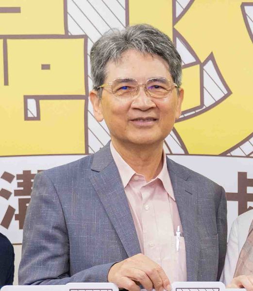 癌症希望基金會董事長王正旭於25日出席「肺癌攻略」上線記者會。(photo by張元融/台灣醒報)