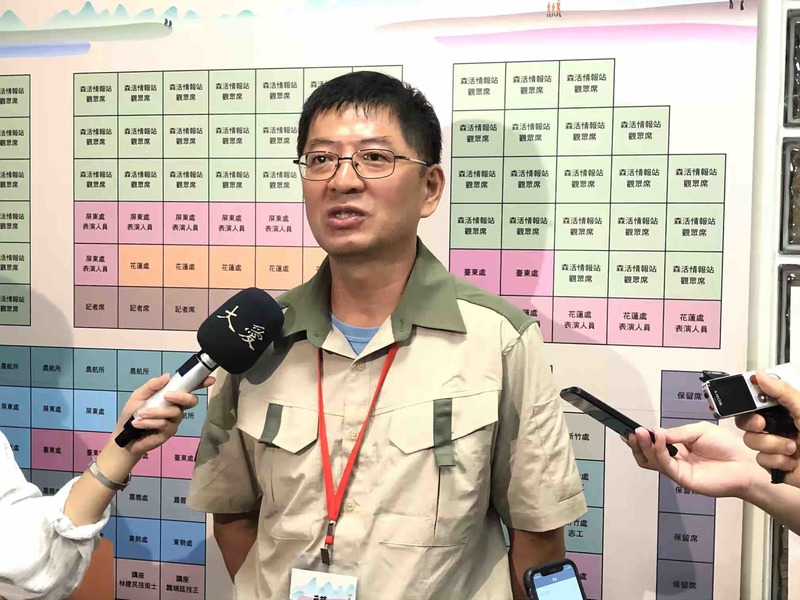 屏東林區管理處森林護管員吳國禎表示,與警方聯合查緝山老鼠時,經常置身於危難中。(photo by張元融/台灣醒報)