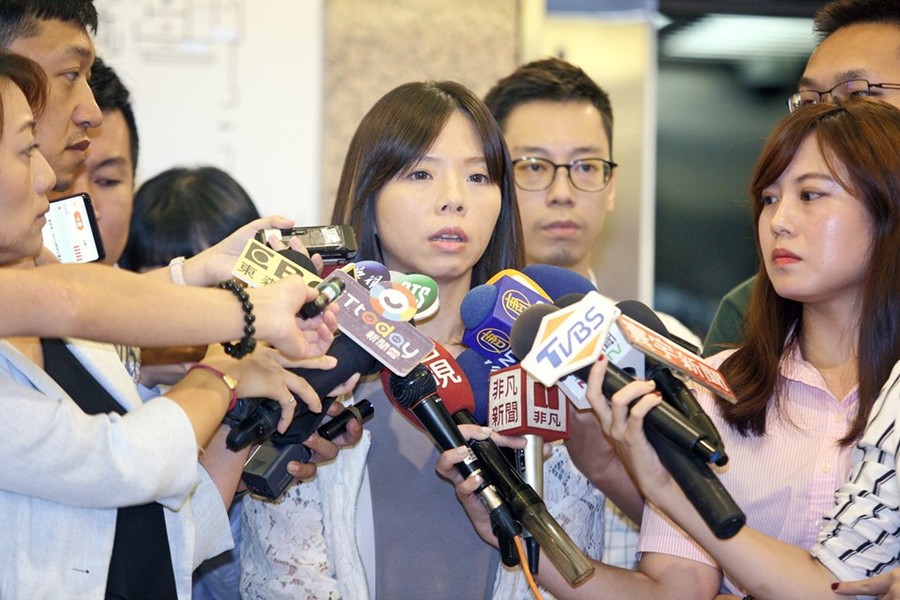 針對洪慈庸退黨,時力發言人陳志明說,正值黨主席辭任後的交接期,所以目前沒有回應。(洪慈庸臉書)