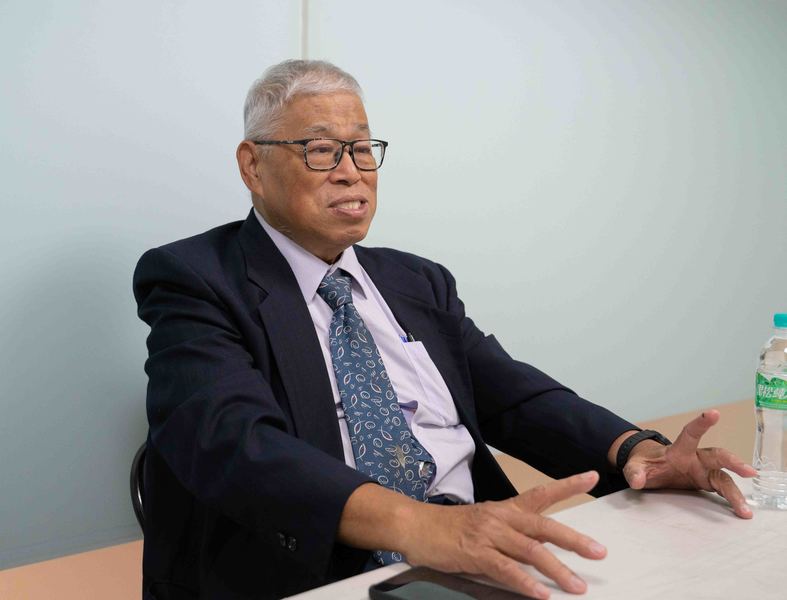 連爸爸說,他60幾歲才知道他的名字Ekio的意旨是「一陣風」,他願為西非帶來一陣風。(photo by張元融/台灣醒報)