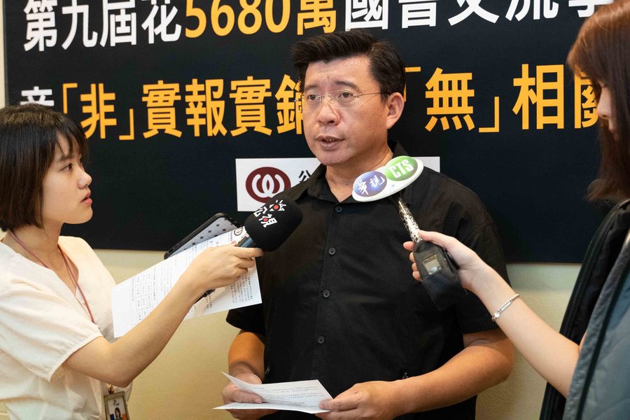 公督盟執行長張宏林11日表示,立院諸公們應扮演好自律的角色,也才能義正嚴詞地檢視公務員的出國考察報告。(photo by張元融/台灣醒報)