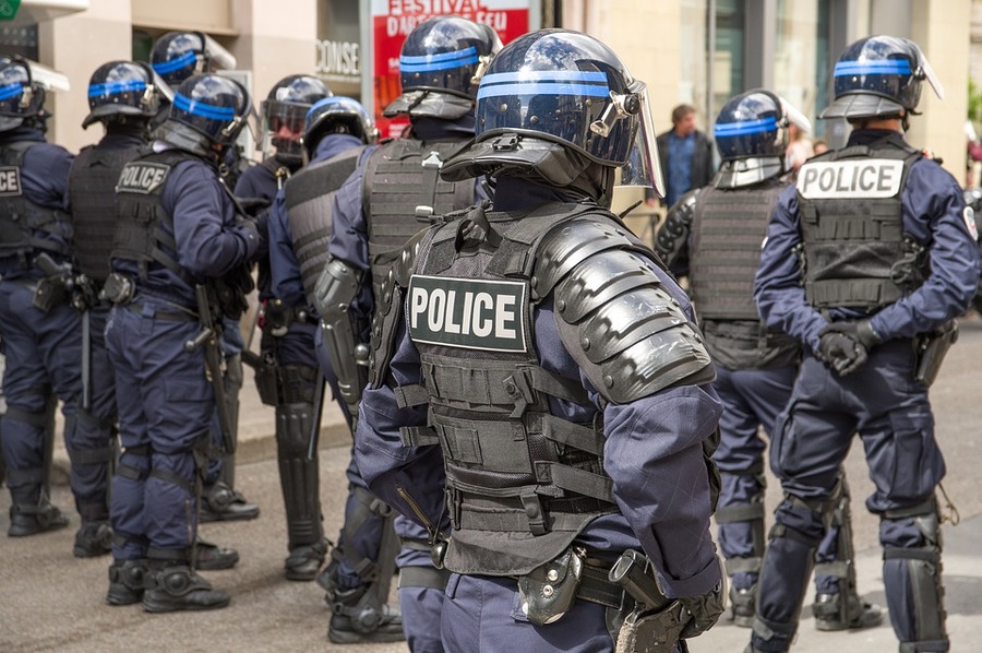 法國檢察官發現殺警兇手阿爾彭在行兇前就已成為伊斯蘭極端份子,才會有行刺慘案的發生。(photo by jackmac34 via pixabay, used under CC License)