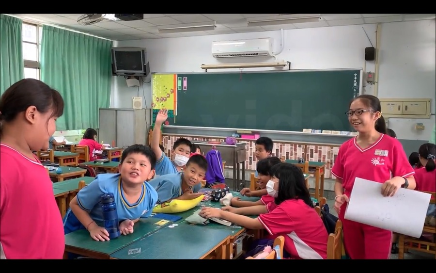圖說:立委林奕華28日質疑,教育部對於國中小裝設冷氣不甚積極。部長潘文忠回應,必須跟地方政府協調。