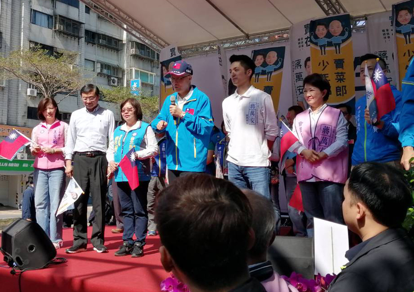 立委蔣萬安17日成立競選總部,細數其擔任立委的政績,例如公司法的修正,以幫助年輕人創業等。(Photo by 林祐任/台灣醒報)
