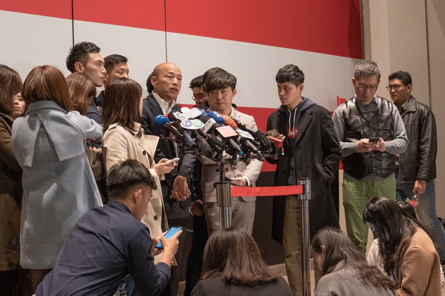國民黨總統候選人韓國瑜呼籲支持者,從今以後接到民調電話都拒答,讓假民調單位,一口氣測不到真實的答案。(photo by張元融/台灣醒報)