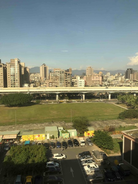 天氣風險公司分析師李知航提醒,雲林嘉義週二(3日)清晨有機會出現「13度以下」低溫,日夜溫差相當大,長輩的床邊可備件外套,預防感冒著涼。(photo by張元融/台灣醒報)