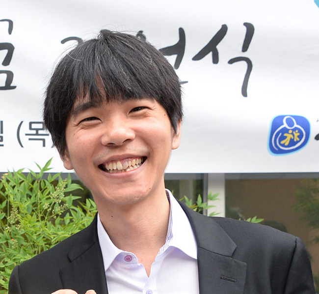 李世石於2006至2011年間位居世界第一,生涯14次世界冠軍、18次國際賽冠軍,皆僅次於李昌鎬,高居史上第二。(Photo by Wikimedia Commons)