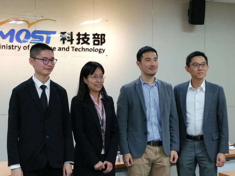 清大團隊研發「AI廣告輔助技術」,藉由快速生成「多樣化」的廣告文案初稿,再交到人類手上優化,可降低文案撰寫時間與成本。(Photo by 林祐任/台灣醒報)