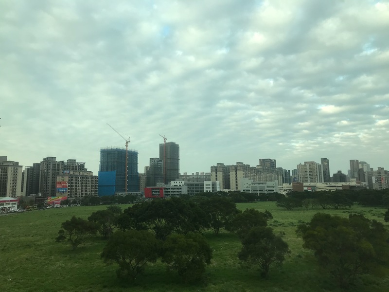 未來三天溫度偏低,要穿一點保暖衣物!(photo by簡碧卿/台灣醒報)