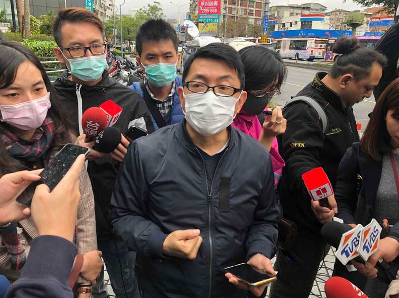 徐正文說,過程中,人力、物力、資源不足受困後援會成員的他們,始終沒有受到肯定,反而被誤解。中央社